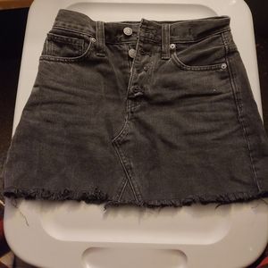 🚨Madewell black denim skirt size 23 (T6)